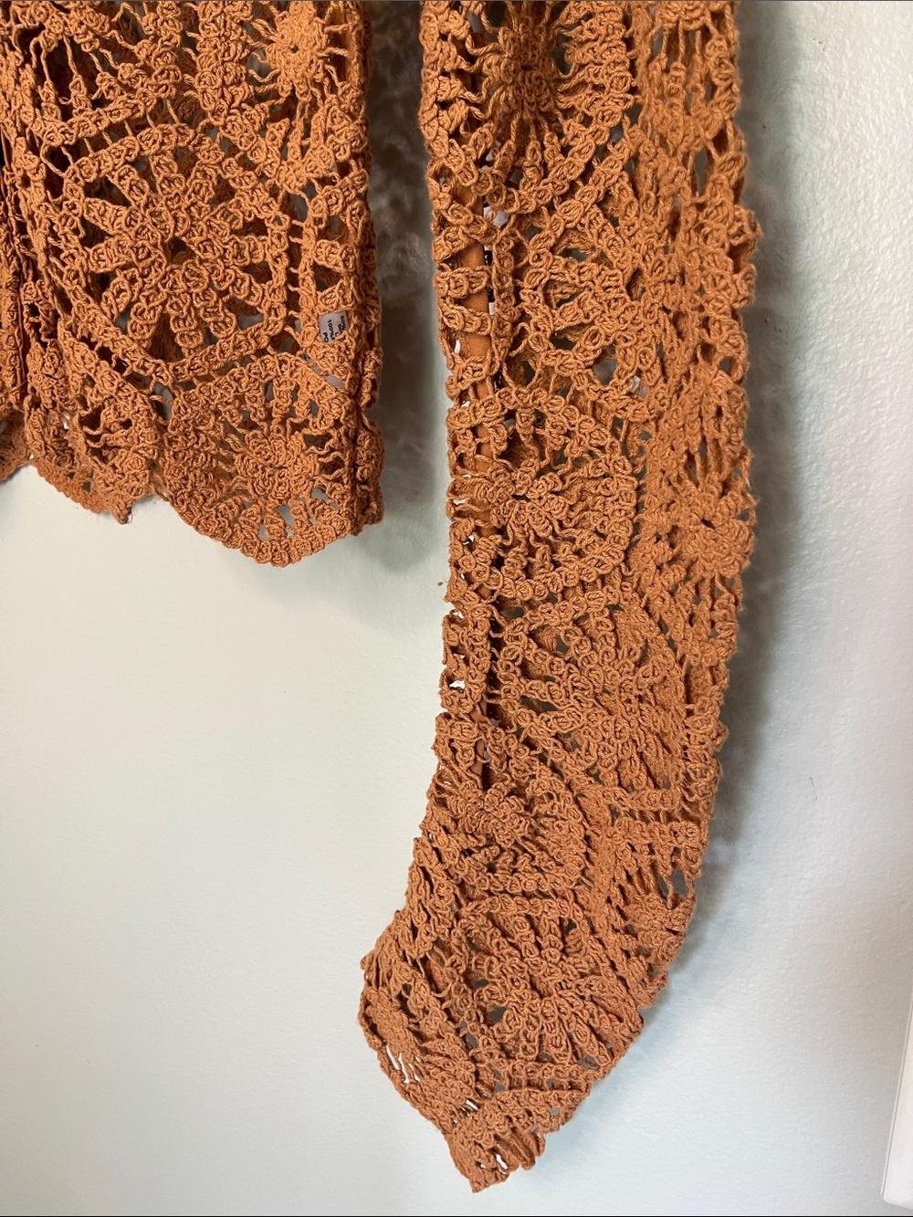 NWT Le Lis Boho Open Knit Crochet Cardigan Shirt Rust Brown - Picture 6 of 12